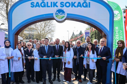 Sakarya’nın merkezine Sağlık Sokağı açıldı